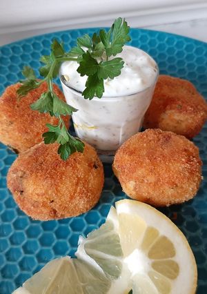 Foto di Polpette portoghesi con baccalà e patate (pasteis de bacalhau)