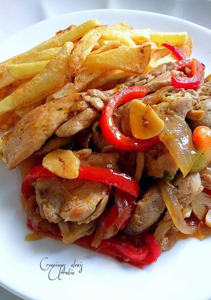 Una foto de Filetillos de contramuslos de pollo al Sindhi biryani