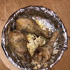 A picture of Roasted chicken drumsticks.