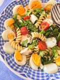 Salada Fria de Massa, Espargos, Mozzarella e Ovo