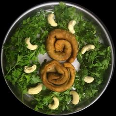 A picture of Vidhrab Kothimbir Roll.