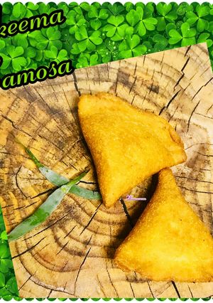 A picture of Keema samosa with semolina.