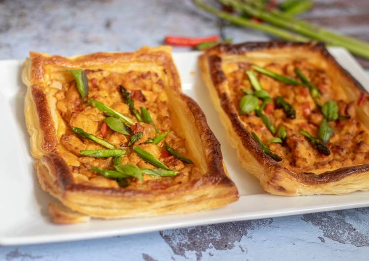 Step-by-Step Guide to Prepare Quick Thai chicken red curry puff pastry