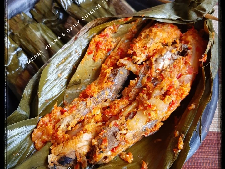 Langkah Gampang Membikin Resep  Pepes Pindang Tongkol Mangga Muda yang Bisa Manjain Lidah, Bikin Ketagihan