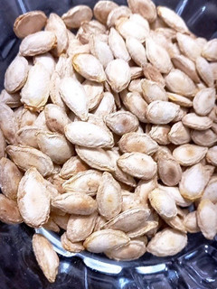 عکسی از دستور تخمه کدو بو داده خانگی
