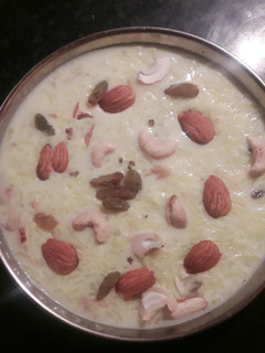 पाल पायसम (Pal Payasam recipe in Hindi) रेसिपी मुख्य फोटो