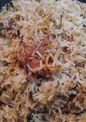 A picture of Chicken biryani.