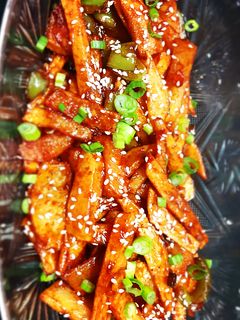 A picture of Honey Chilli Potatoes.