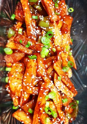 A picture of Honey Chilli Potatoes.