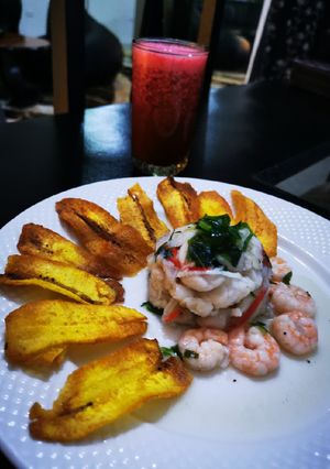 Una foto de Ceviche con camarones