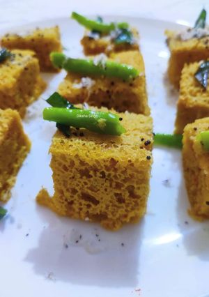 खमण ढोक़ला रेसिपी मुख्य फोटो