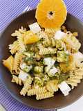 Salada de Grão com laranja e pesto de rúcula