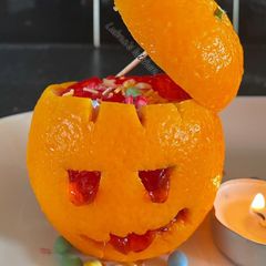 A picture of Jack-o-Lantern Jello Heads:.