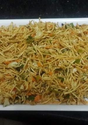 A picture of Chinese bhel.