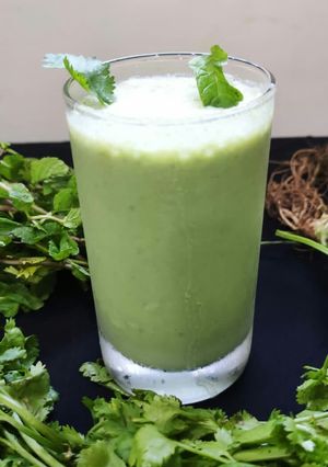 ગ્રીન મસાલા છાશ (Green Masla Chaas Recipe In Gujarati) રેસીપી મુખ્ય ફોટો