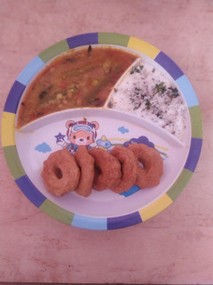 A picture of Sambar Vada.