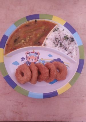 A picture of Sambar Vada.