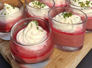 Une photo de Verrine chèvre betterave