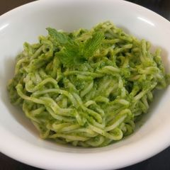 A picture of Oats Noodles in Avocado Pesto.
