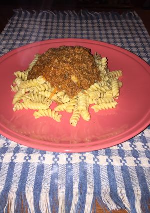 Una foto de Pasta en Salsa Roja de Carne