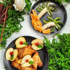 A picture of Apple Samosa.