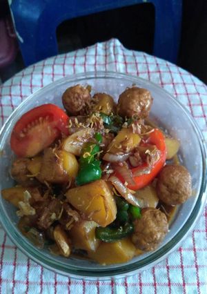 Foto resep Bola-bola Ayam Kentang Masak Kecap