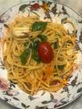 Spaghetti in padella 68 lattuga pomodorini e branzino grigliato