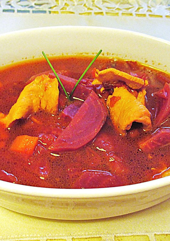 Una foto de Sopa morada en versión moderna (Halloween)