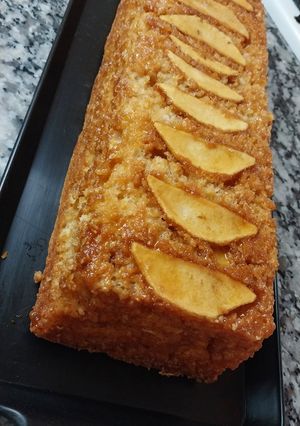 Una foto de Budín Invertido de Manzanas y Avena