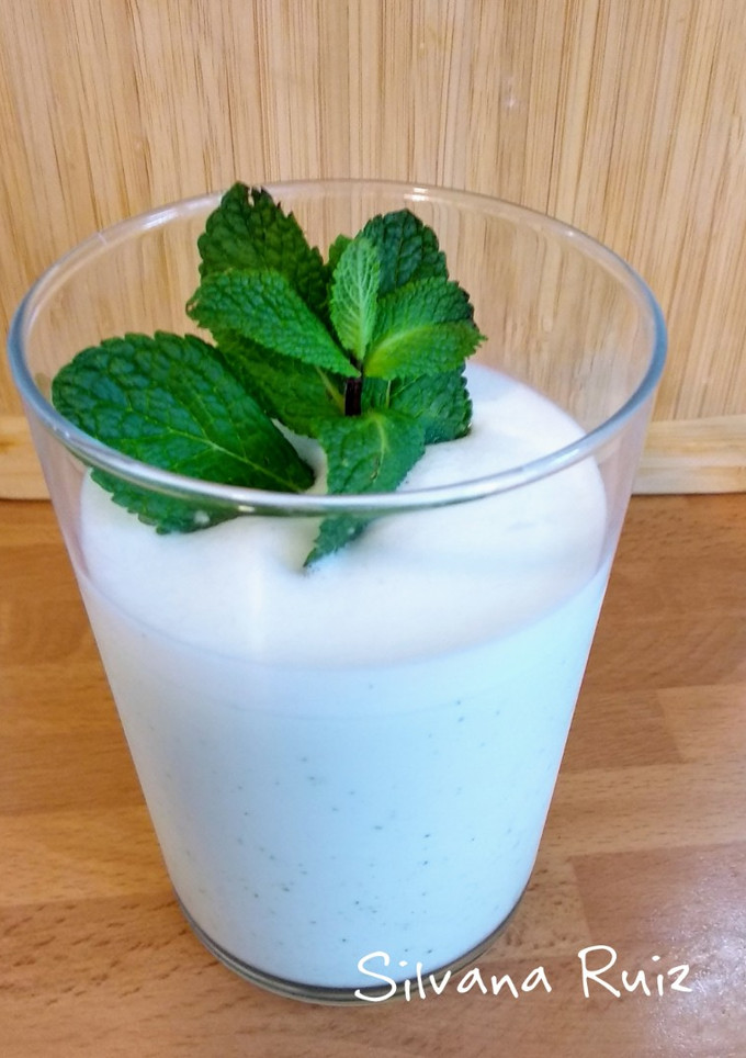 Una foto de 184.🍶Lassi salado de hierbabuena y cardamomo 🍃🧂(Bebida india de yogur)