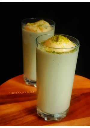 A picture of Avocado Milkshake with Vanilla Ice-cream.