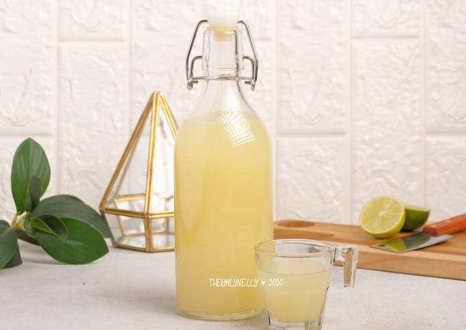 Langkah Mudah untuk Menyiapkan Jeniper Homemade (Jeruk Nipis Peras Buatan Sendiri) Anti Gagal