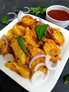आलू पुदीने की पकौड़ी (Aloo pudine ki pakordi recipe in Hindi) रेसिपी मुख्य फोटो