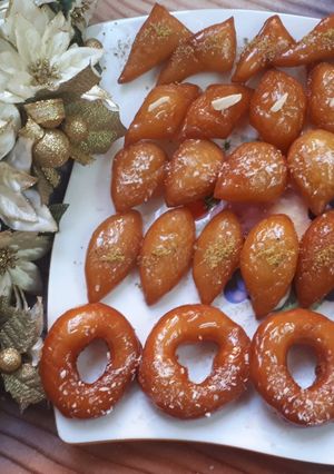 عکسی از دستور شیرینی شهدی مدل گوشفیل و دونات