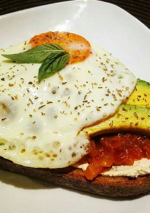 Una foto de Tostada Mexicana con Huevo