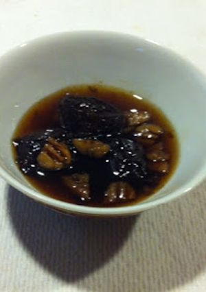 Una foto de Dulce de ciruelas pasas con nuez