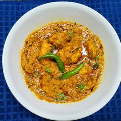A picture of Murgh Ajwaini (Chicken with Carom Seeds).