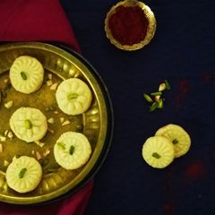 A picture of Nolen Gurer Sandesh.
