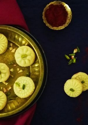 A picture of Nolen Gurer Sandesh.