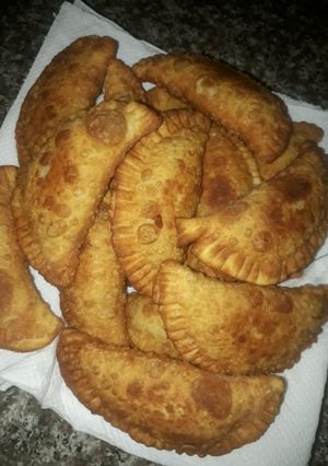 صورة لوصفة سمبوسة بالجبن والتونة