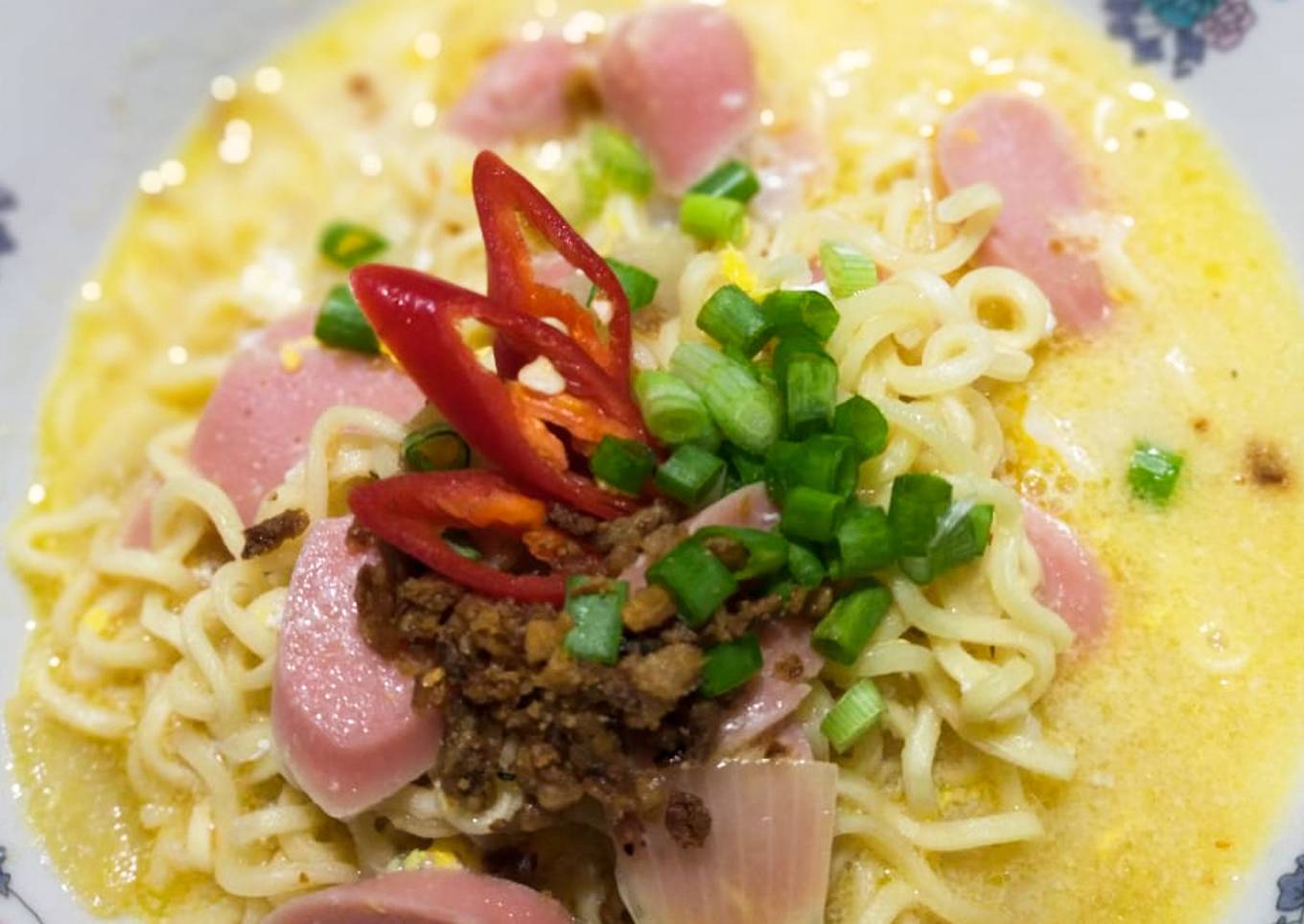 Indomie Kuah Susu Ayam Bawang