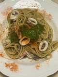 Spaghetti in padella 41 calamaretti e pesto di lattuga saltata in padella