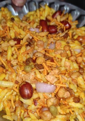 भेल पूड़ी (bhel puri recipe in Hindi) रेसिपी मुख्य फोटो