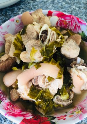 Hình của món Chân giò nấu cải chua.