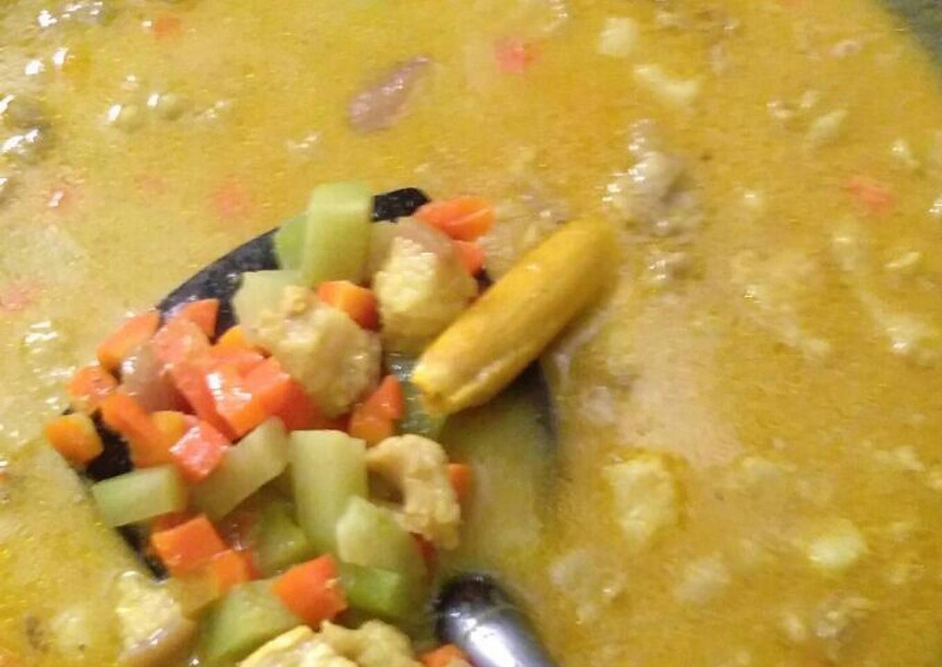 Kuah mie gomak batak dengan daging B2