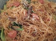 Gambar bihun goreng simple