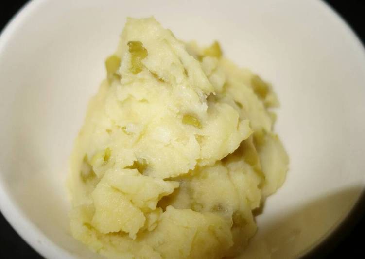 Mashed potatoes with green beans