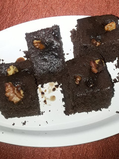 चाॅकलेट ब्राऊनी केक (chocolate brownie cake recipe in marathi) रेसिपी चे मुख्य फोटो