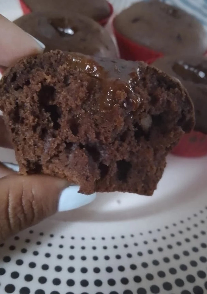 Una foto de Magdalenas de choco y nuez con corazón de dulce de leche