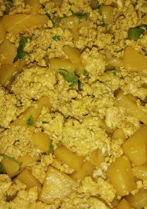 A picture of Anday Aloo ki bhujia.